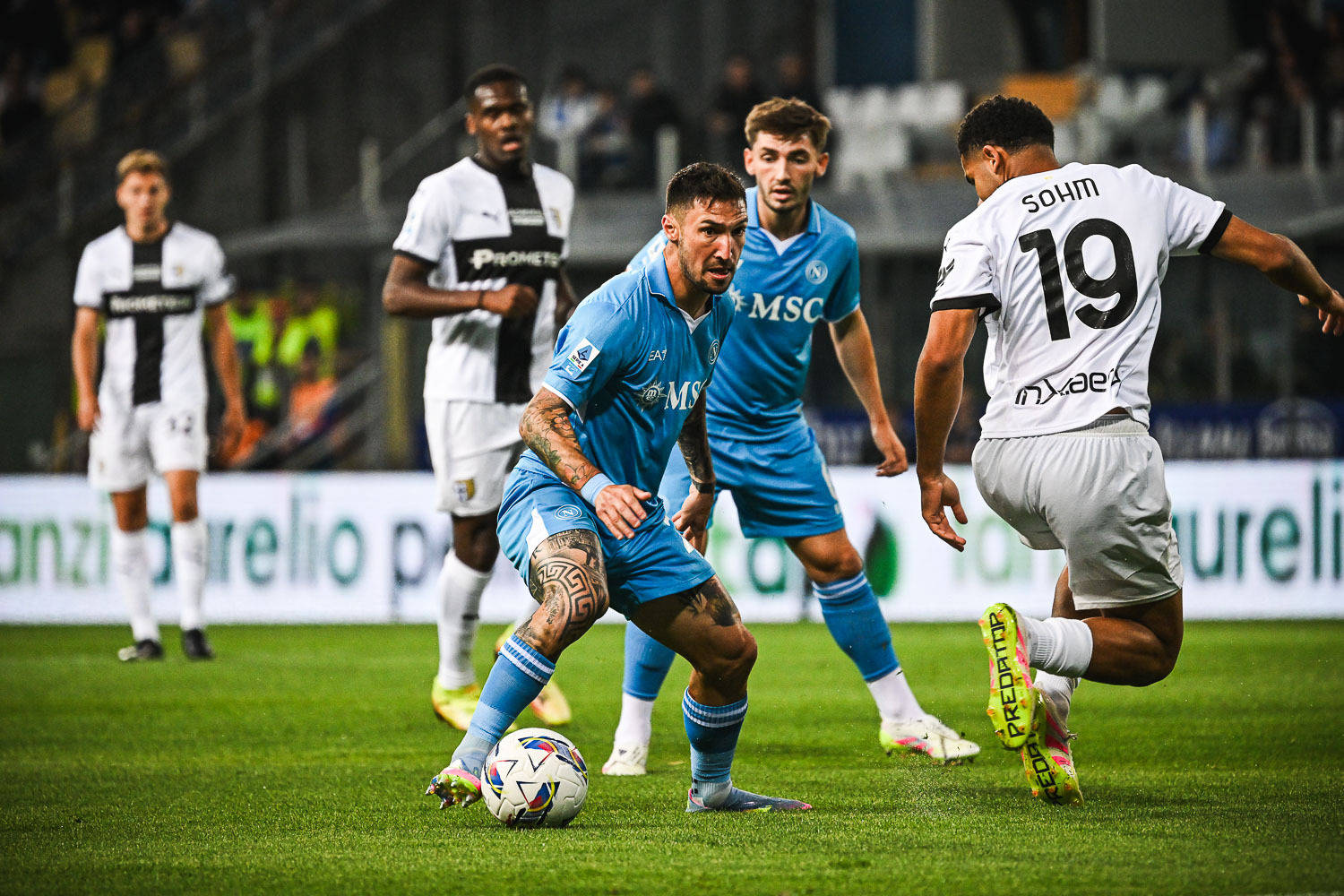 国际米兰壮举横扫那不勒斯锁定意甲亚军的简单介绍