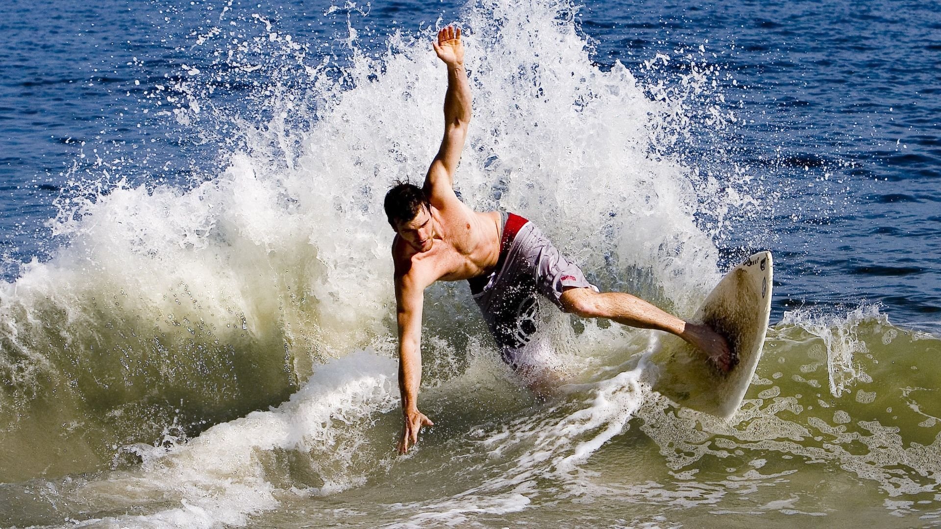 纳达尔与90激战巴塞罗那分钟，锐不可当胜负难料！，字母哥焦点对战比赛高潮迭起